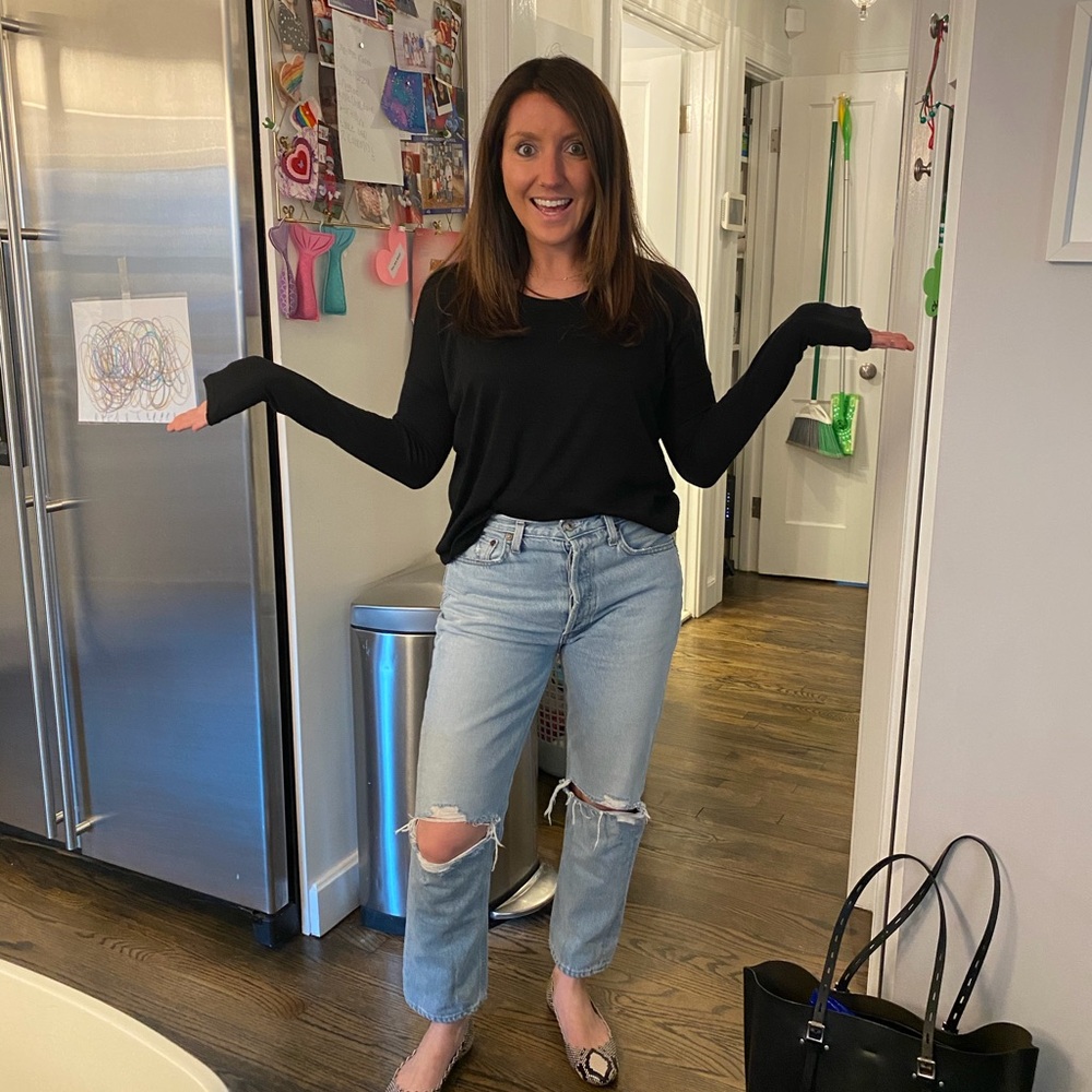 AGOLDE Riley High-Rise Cropped Jeans Color: CLEAR SKIES
Size: 28